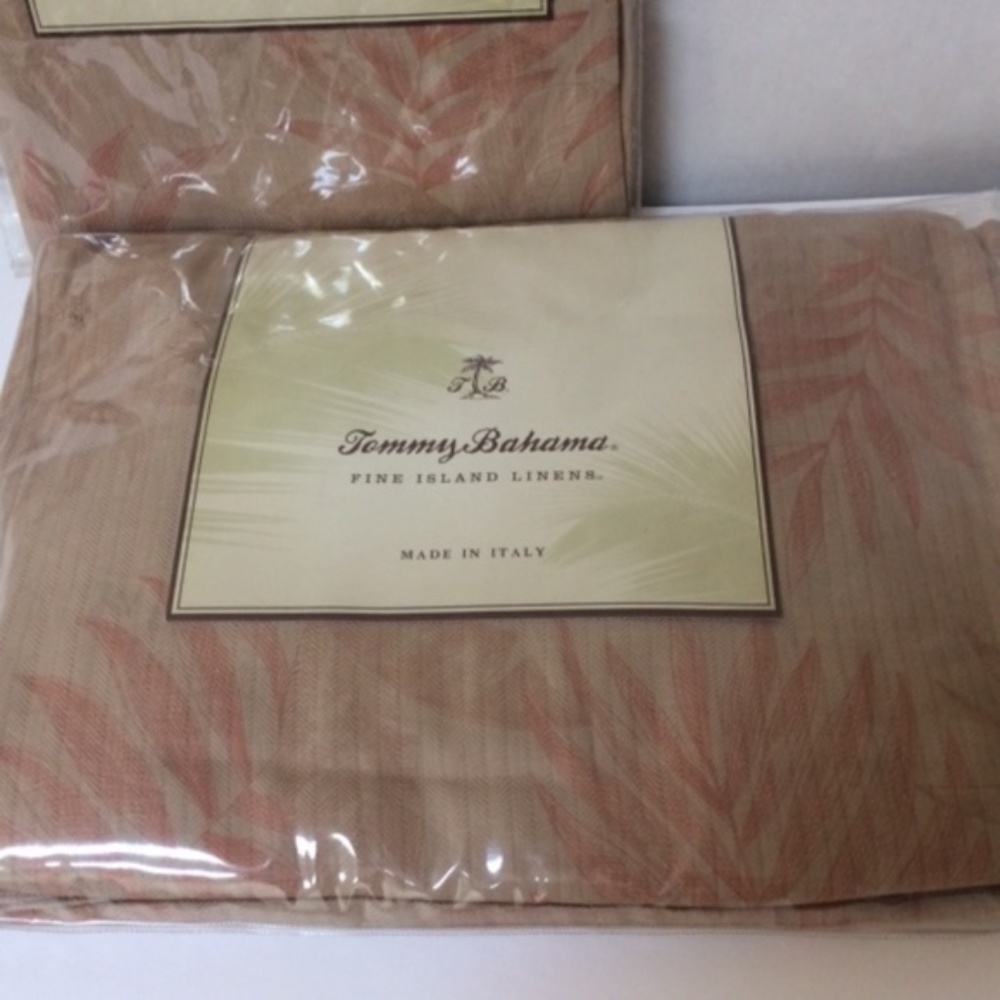 Tommy Bahama Island Etching Bedskirt King